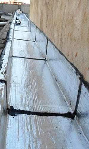 Impermeabilização de calhas Impermeabilização de calhas