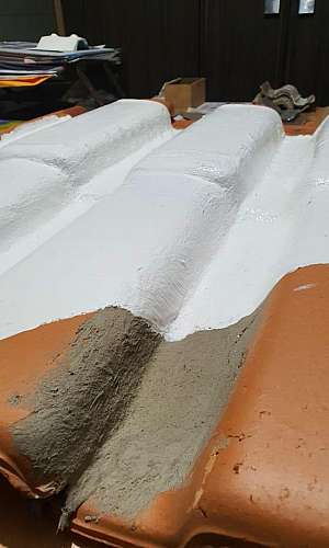 Tinta para vedação de telhado Tinta para vedação de telhado